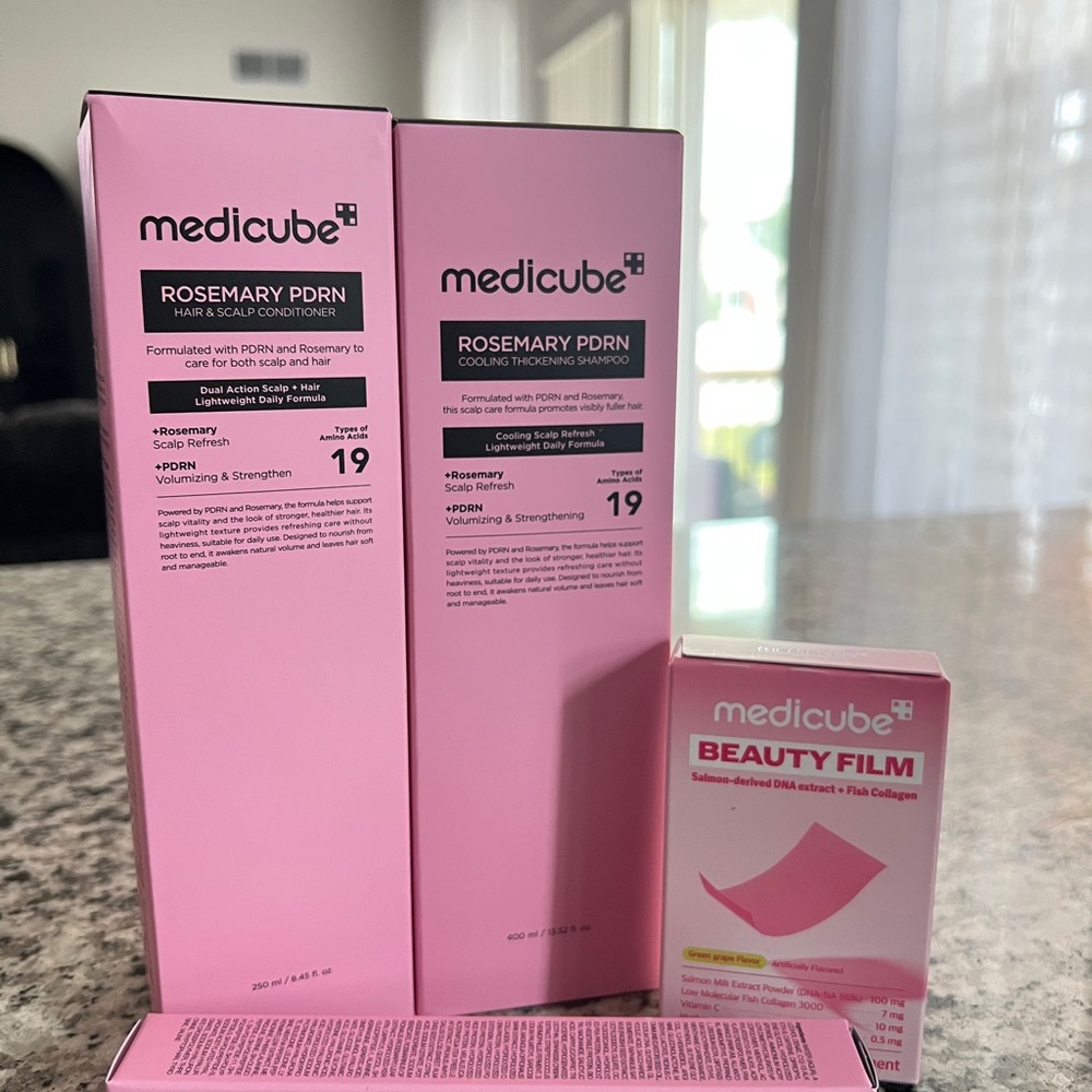 medicube Rosemary PDRN Pink Scalp & Hair Care Set - Picture 2 of 6